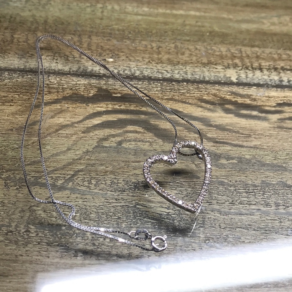 Diamond heart pendant